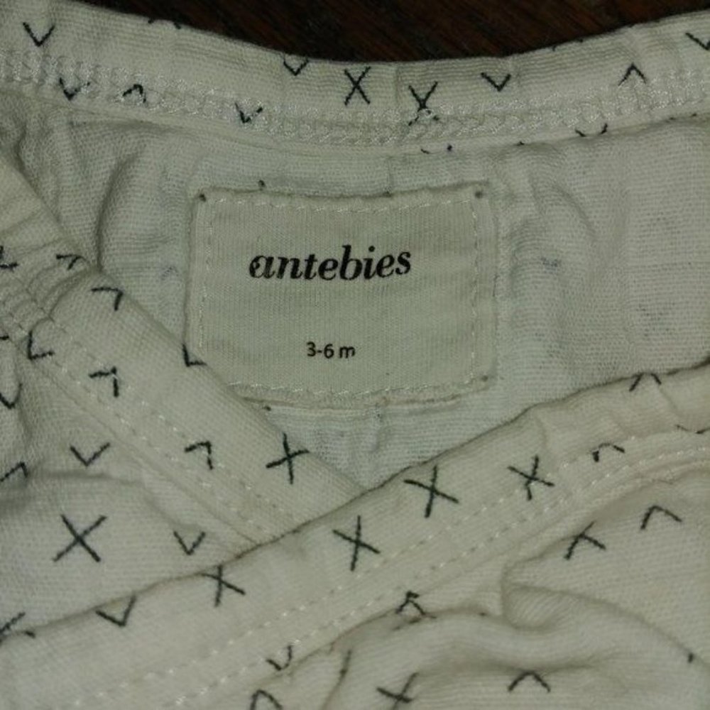 Carter's  Antebies Gender Neutral Bodysuit Bundle 3-6 mo Black/White Print - Picture 5 of 7